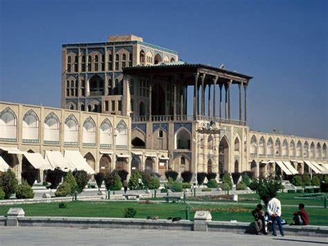 Ali Qapu Palace! A Majestic Reminder of Isfahan's Grandeur and History