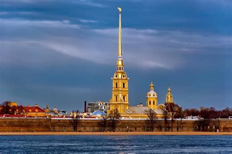  Peter och Paul fästning! En mäktig symbol för Rysslands historia i hjärtat av Sankt Petersburg